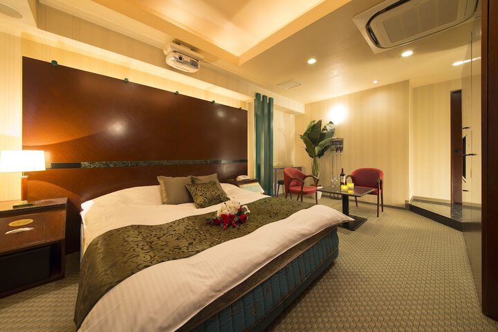 Room 3 of 41