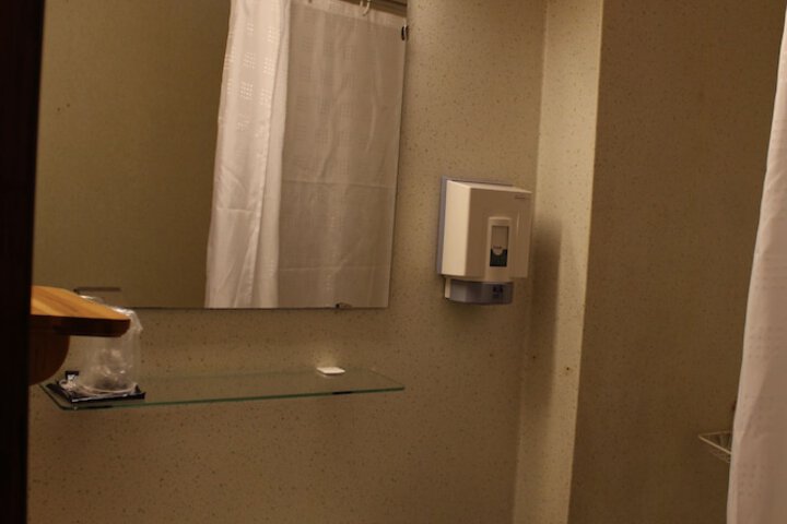 Room 68 of 140
