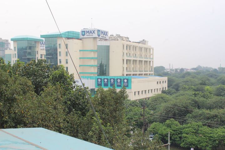 Flourish Inn Saket opposite Max Hospital