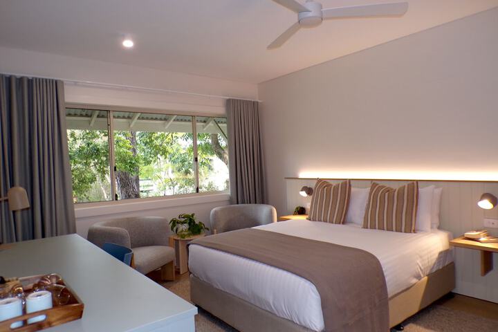 Room 4 of 41