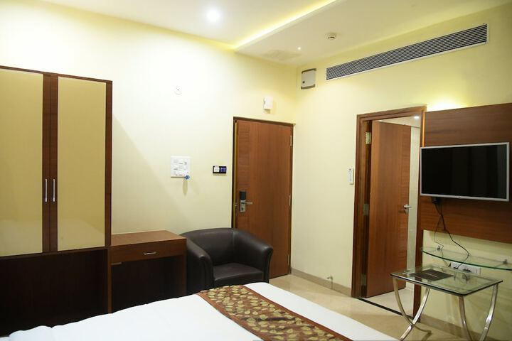 Room 9 of 58