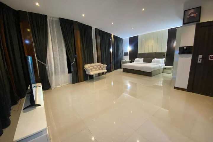 Room 7 of 69