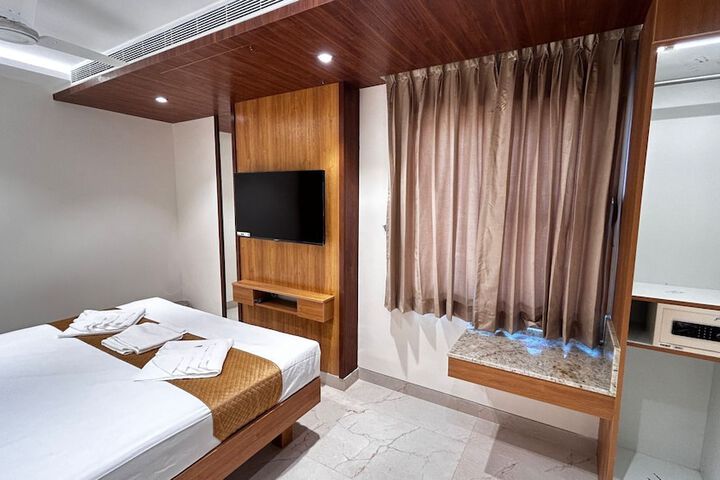 Room 6 of 23