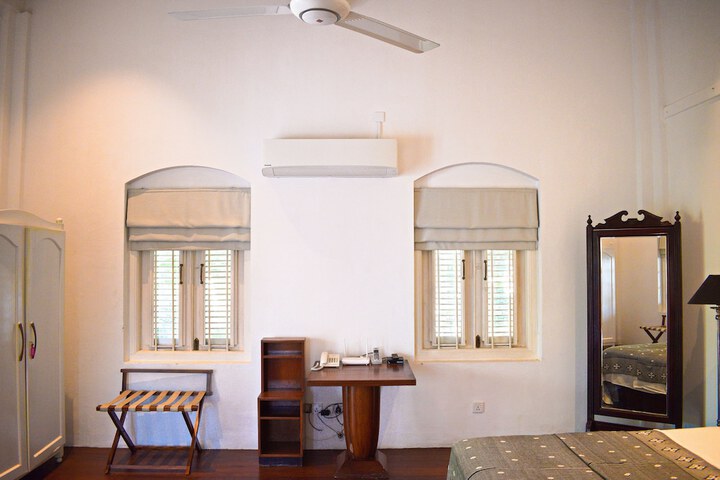 Room 15 of 44