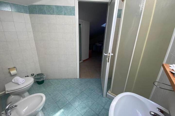 Room 11 of 20