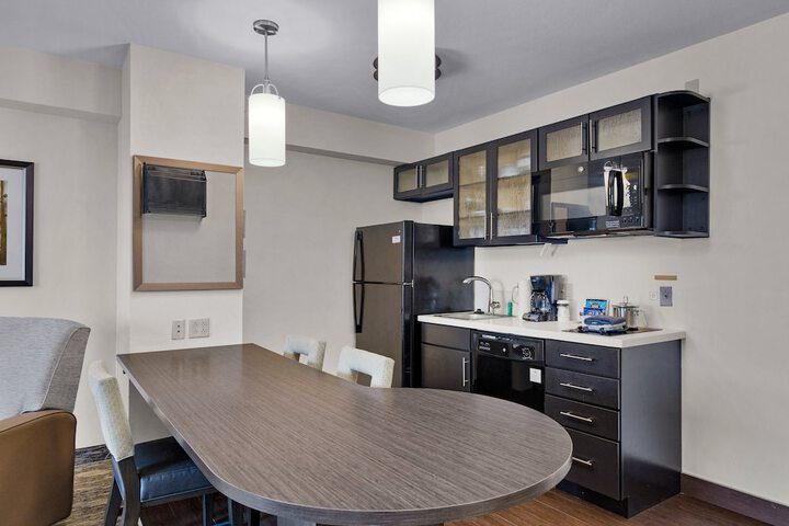 Studio Suite (1 of 10)