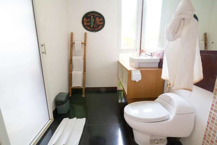 Room 10 of 17