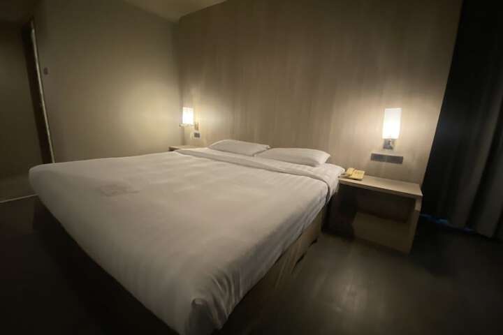 Room 48 of 101