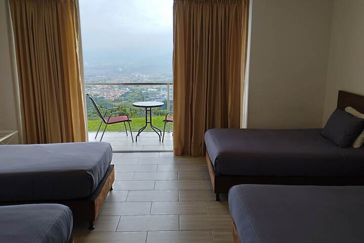 Room 4 of 29