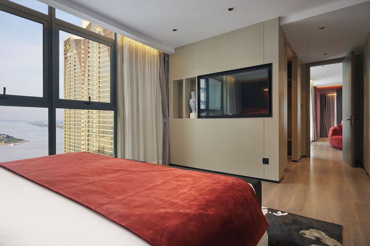 Room 58 of 96