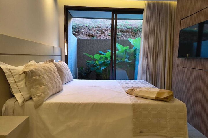 Room 4 of 228