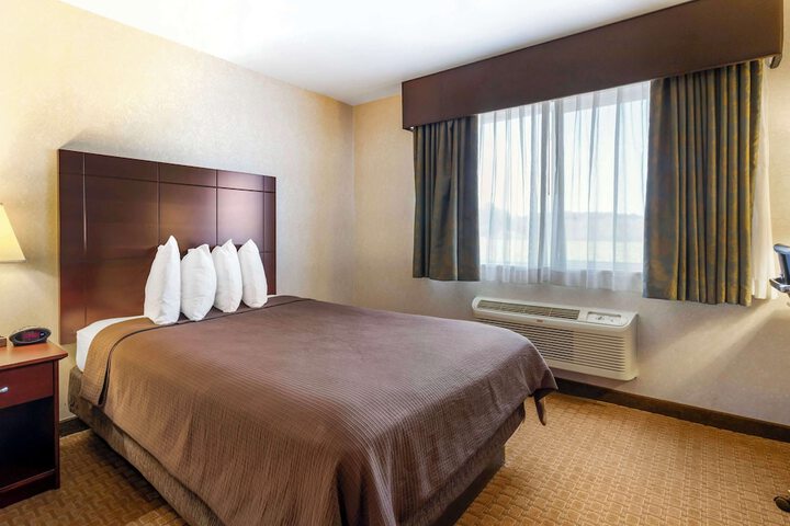 Room 9 of 36