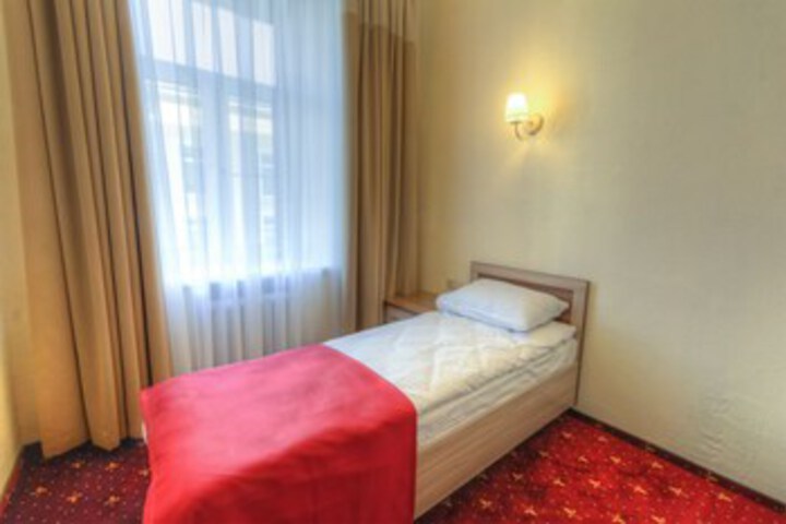Room 16 of 21