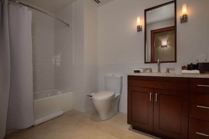 Room 106 of 158