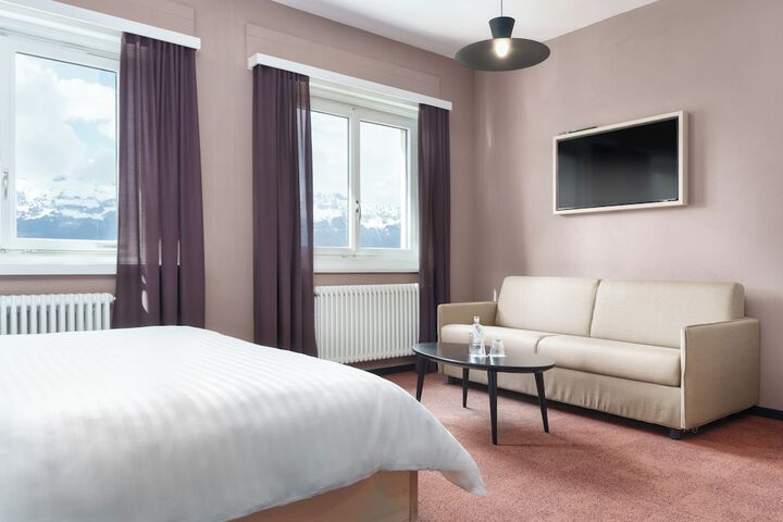 Room 9 of 25