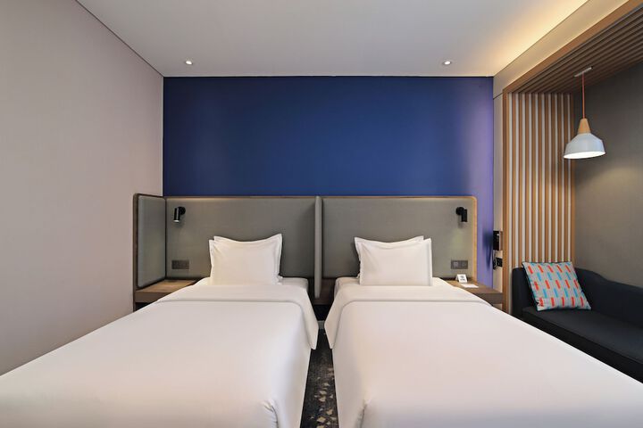 Room 28 of 67