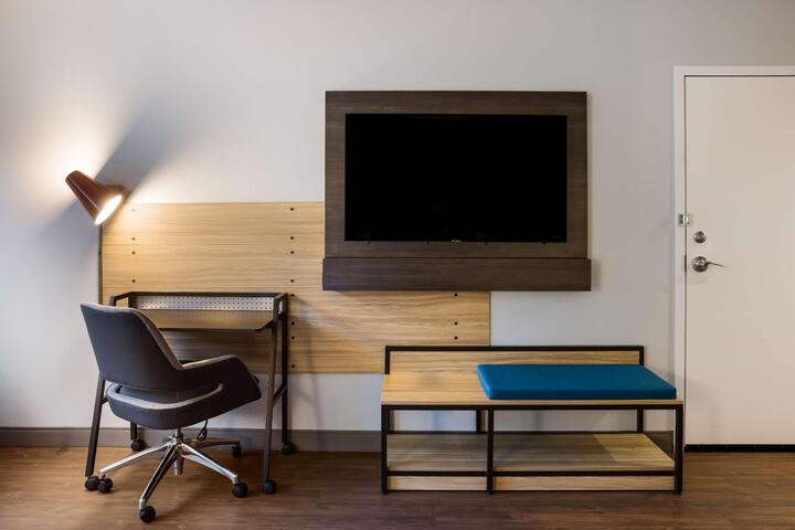 2 Queen Beds with Walk in Shower (4 of 12)