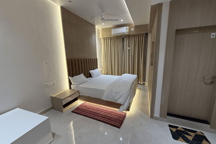 Room 3 of 9