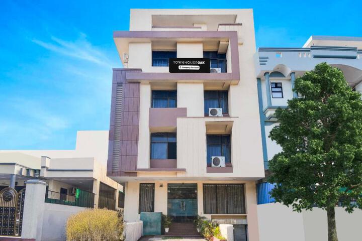 Townhouse Oak Malviya Nagar Fortis Hospital