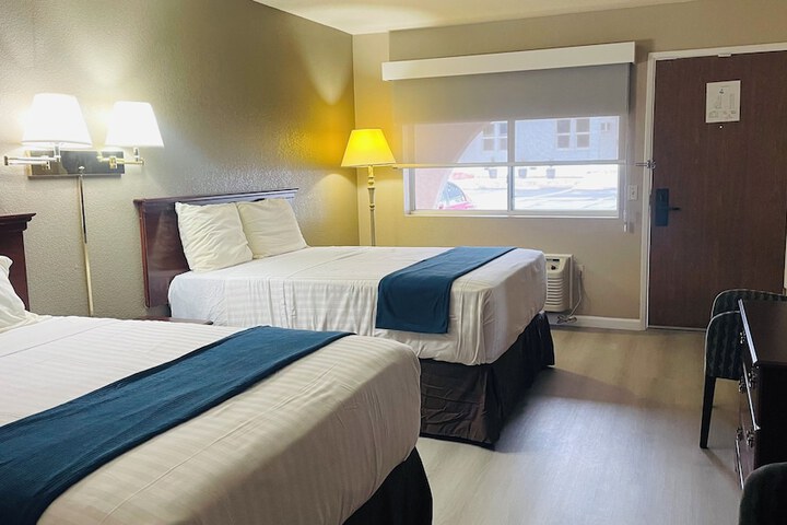Room 8 of 24