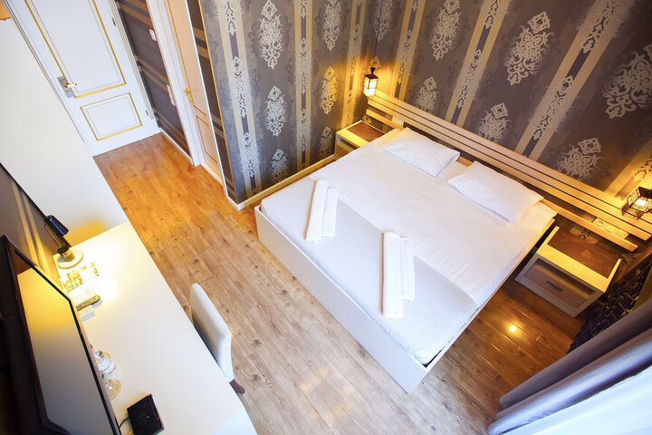 Room 19 of 91