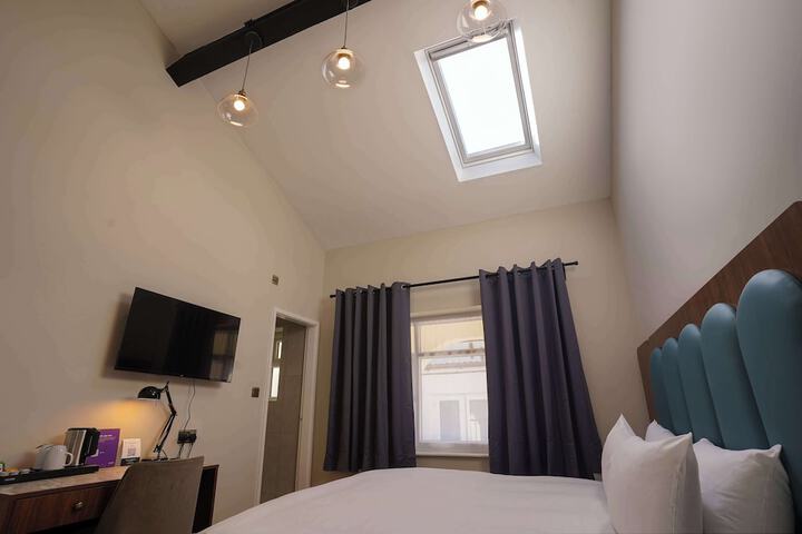 Room 62 of 295