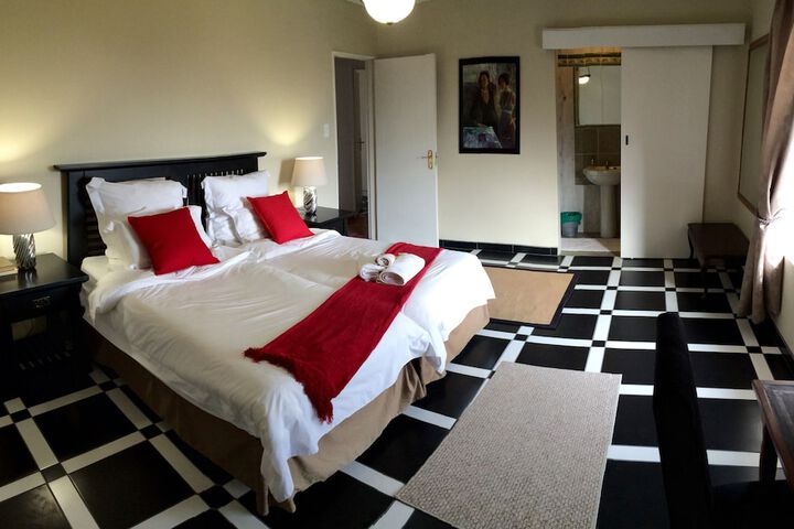 Room 8 of 32