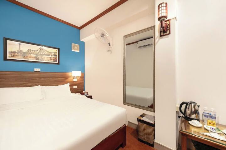 Room 4 of 31