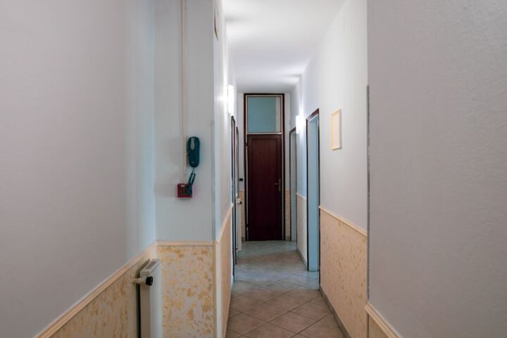Room 28 of 37