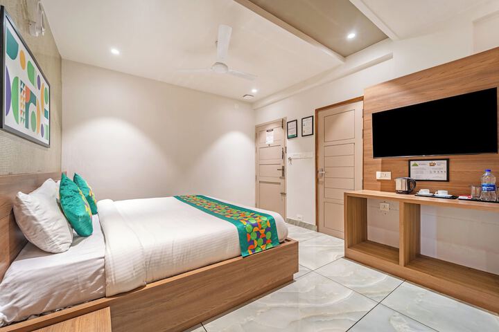 Room 11 of 29