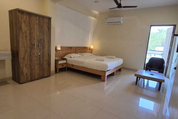 Room 19 of 169