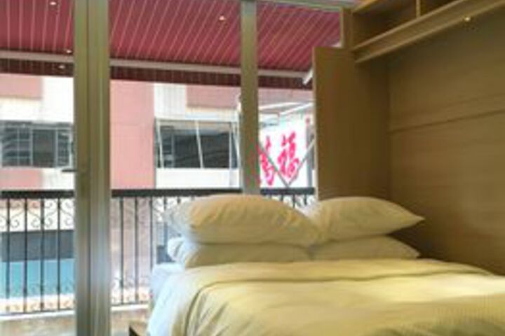 Room 5 of 19