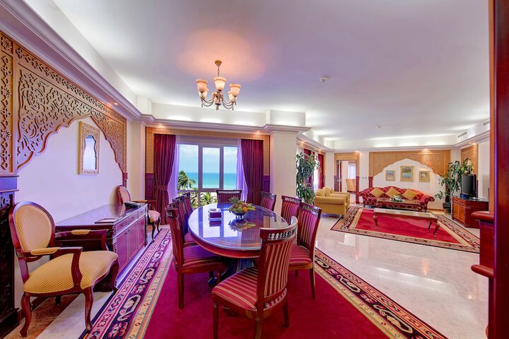 Room 21 of 185