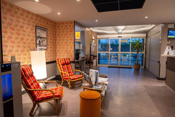 Entrance & Lobby