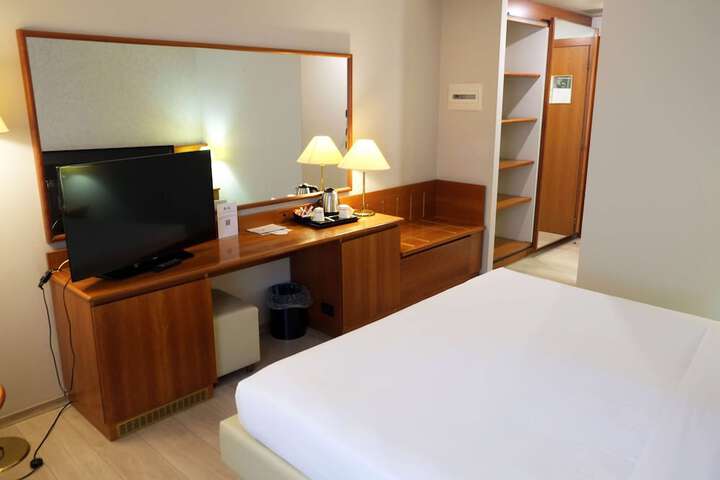 Room 14 of 73