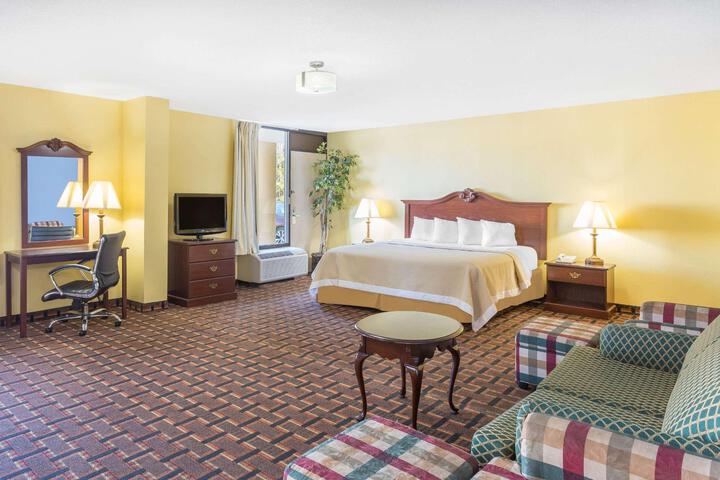1 King Bed (7 of 7)