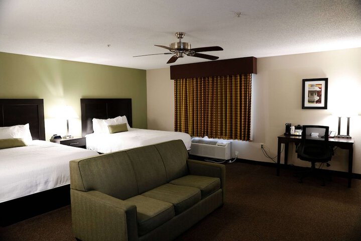 1 Queen Bed Mobility Accessible Deluxe (9 of 22)