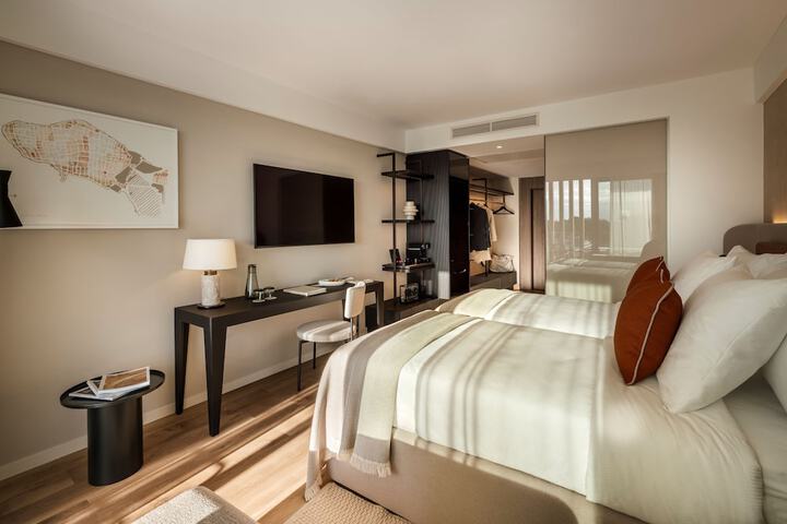 Room 28 of 118
