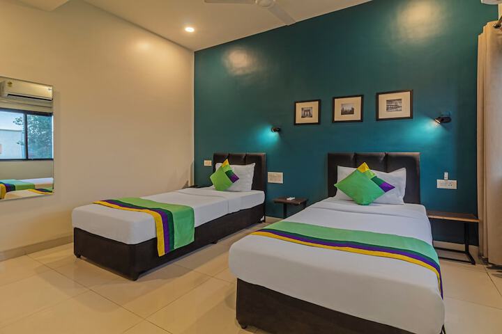 Room 15 of 31