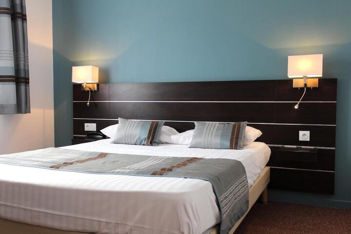 Room 27 of 50
