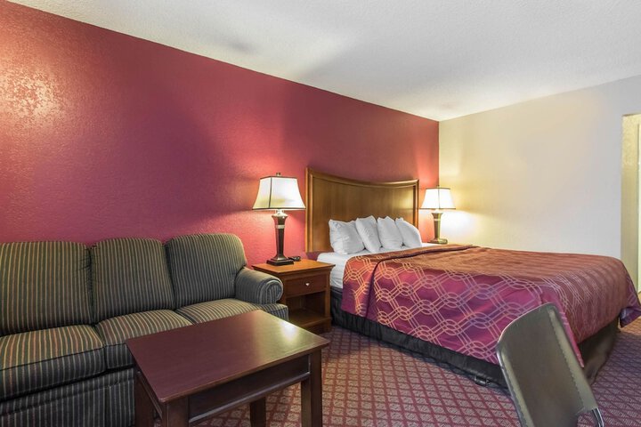Room 11 of 39