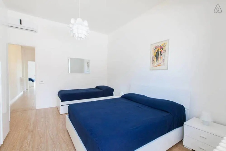 Room 4 of 13