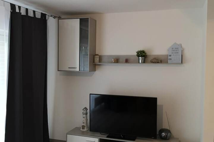 Room 12 of 33
