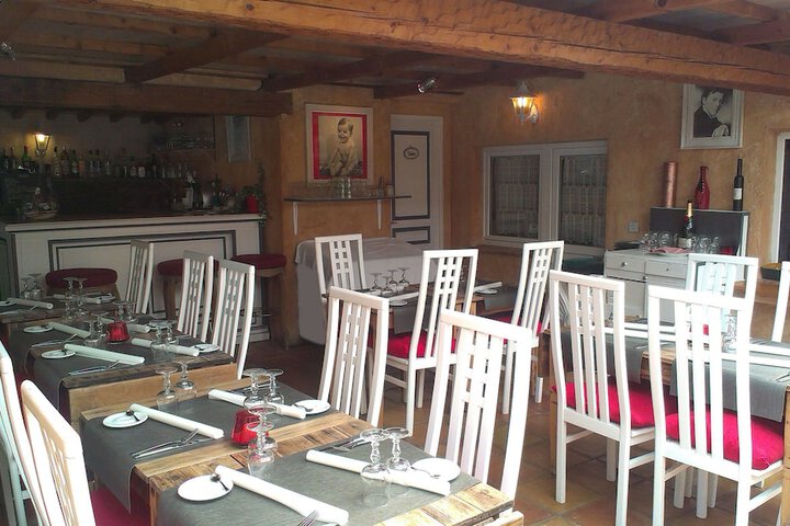 Dining 41 of 47