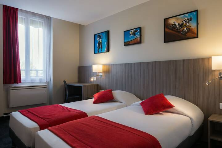 Room 16 of 31