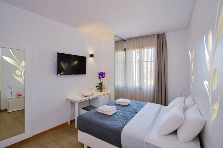 Room 7 of 29