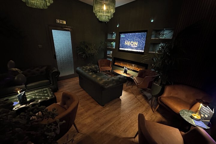 Lounge 29 of 31