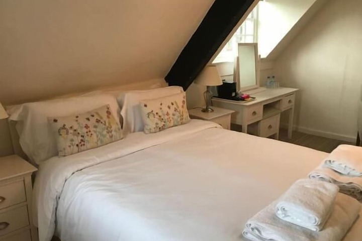 Room 18 of 34
