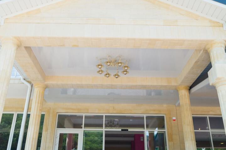 Hotel 2 of 72