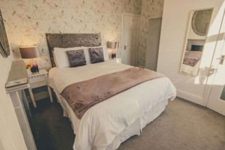 Room 9 of 31